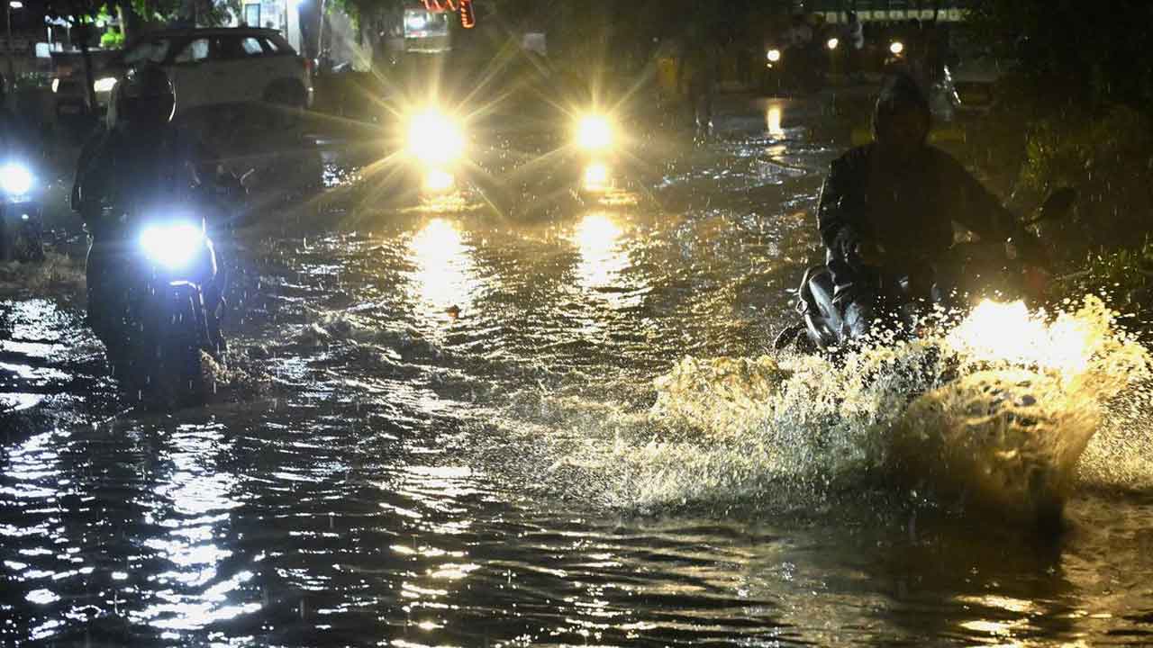 నగరంలో భారీ వర్షం