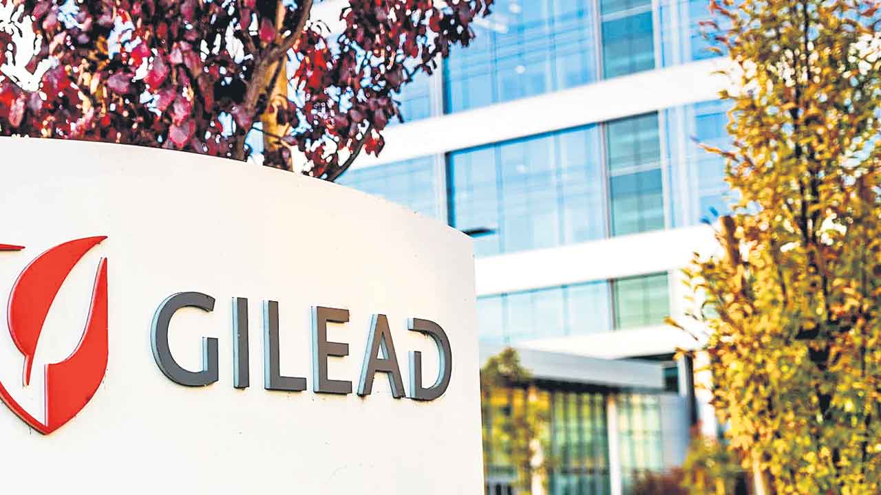 గిలీడ్‌తో రెడ్డీస్‌, హెటిరో జట్టు