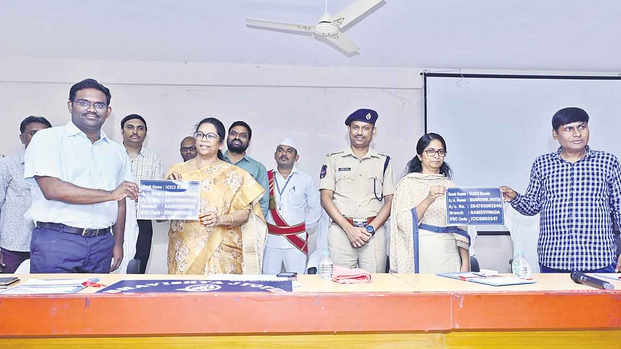 అనాథ బాలికలకు అండగా నిలుద్దాం