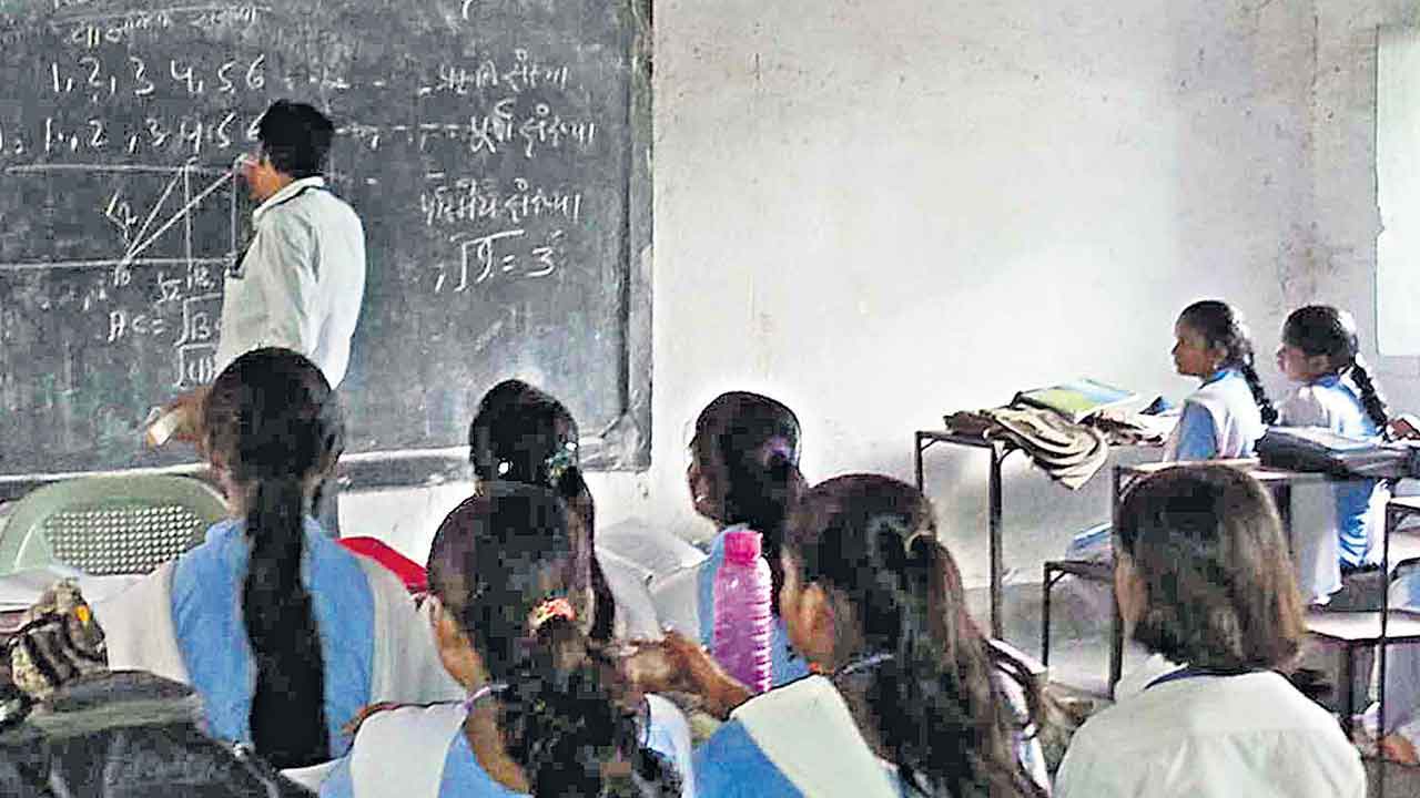 Residential Schools | గురుకులంలో మళ్లీ ఖాళీలు..! ఇప్పటికే 2500పైగా బ్యాక్లాగ్లు