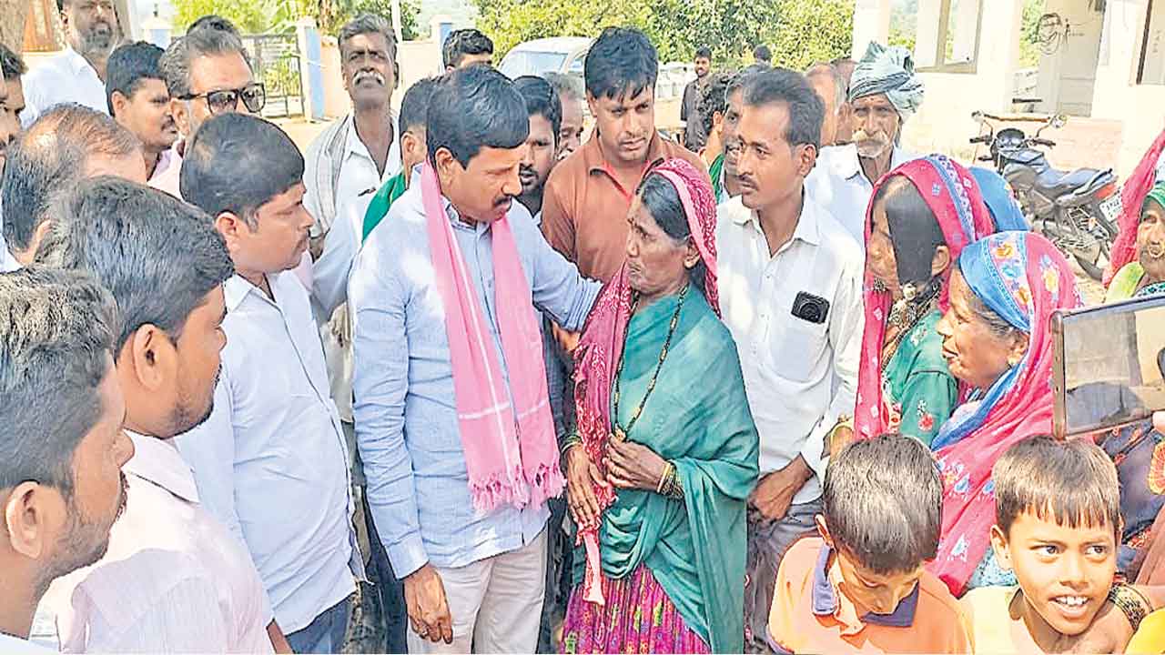 అధైర్యపడొద్దు అండగా ఉంటాం..