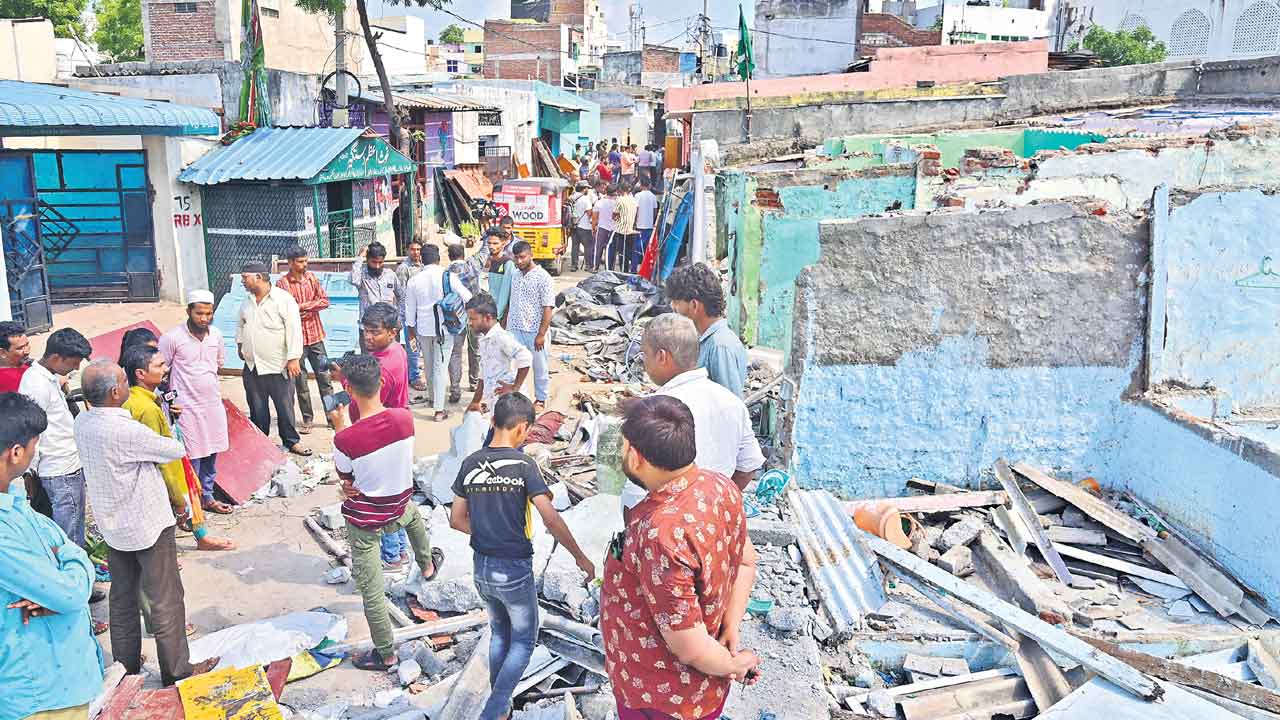 మూసీ ఇండ్లను సర్కారే కూల్చింది!