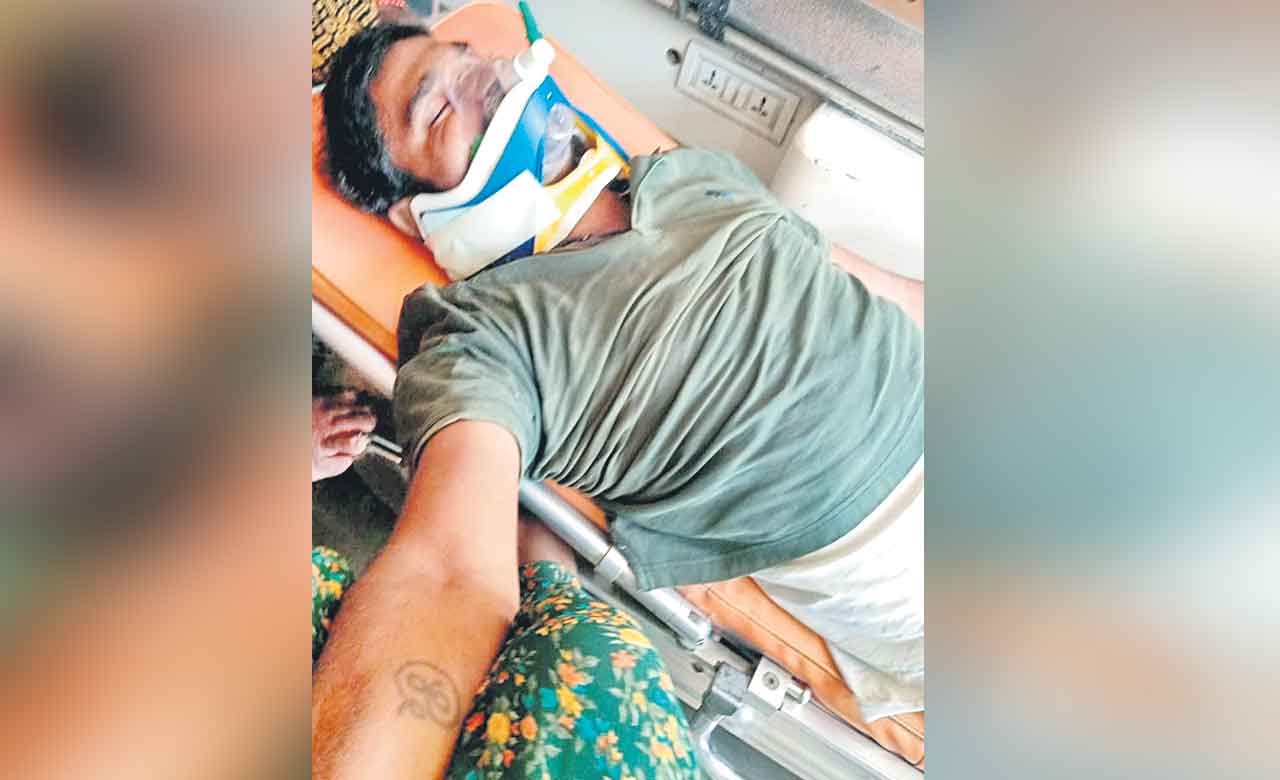 Thirumalagiri | ఎమ్మెల్యే చెప్పిండని తిరుమలగిరి ఎస్సై కొట్టిండు.. మెడకు ఉరితాడుతో యువకుడి సెల్ఫీ వీడియో