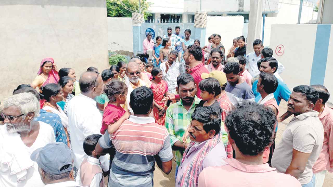 బడుగులపై బుల్డోజర్