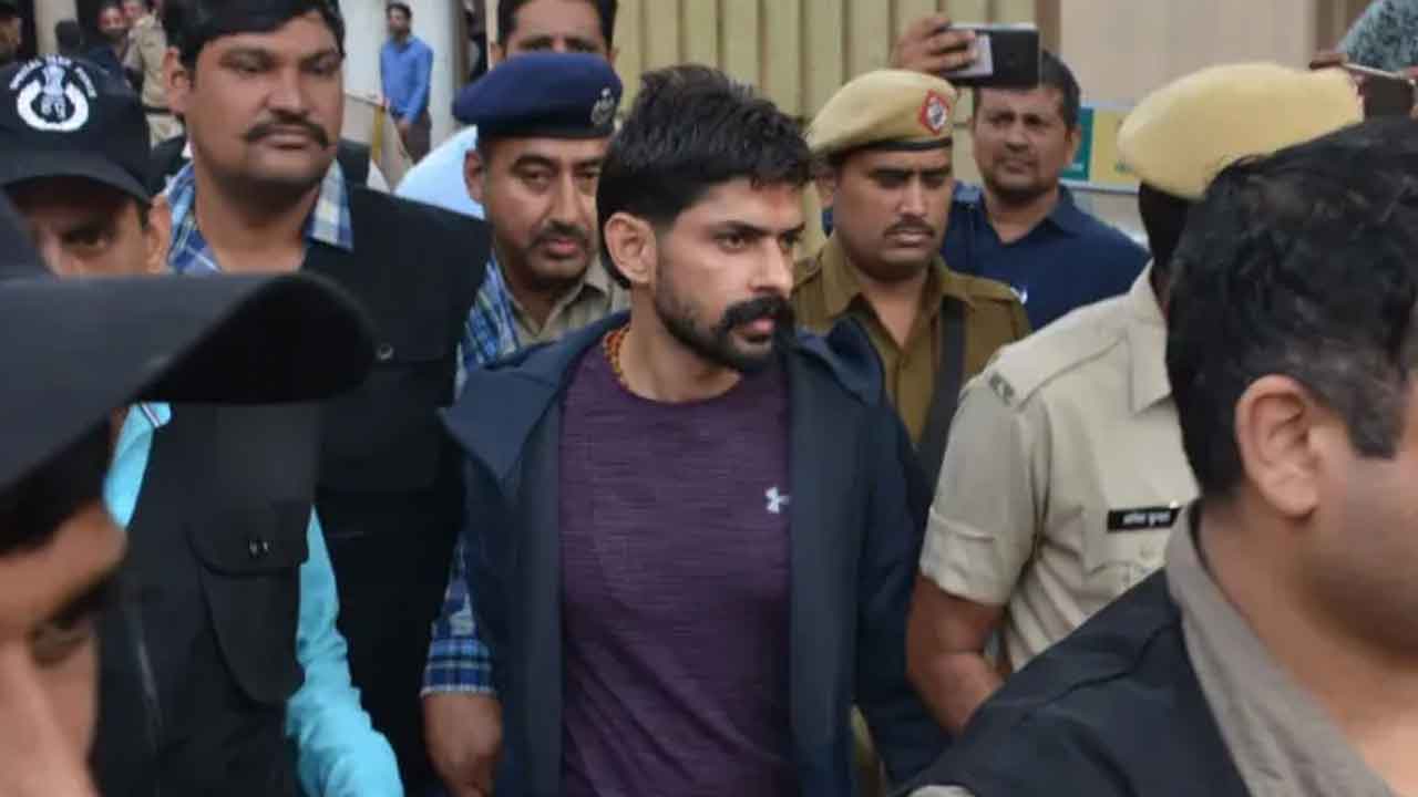 జైల్లో బిష్ణోయ్‌ ఇంటర్వ్యూకి సహకారం