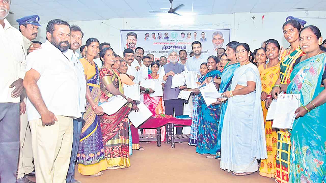 అర్హులందరికీ రూ.500లకే గ్యాస్‌