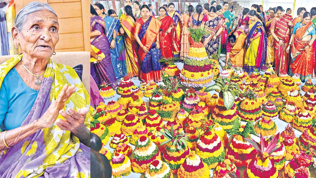 Bathukamma | అఆలు రానిదాన్ని వందల పాటలు పాడితిని.. వందల పుస్తకాలు చదివేటోళ్లు ఒక్క పాటన్న నేర్వరా..