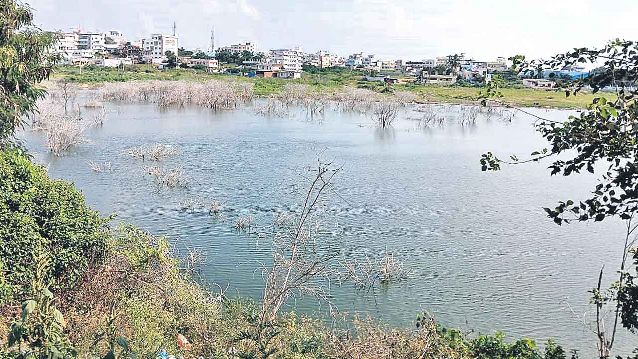 రంగారెడ్డిలో నెలాఖరులో కూల్చివేతలు!