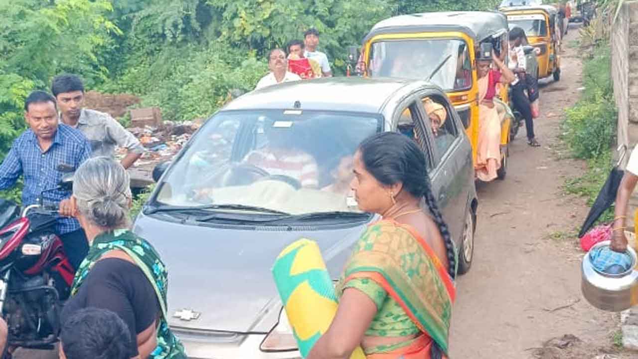 ఊరుకు కీడొచ్చిందని..!