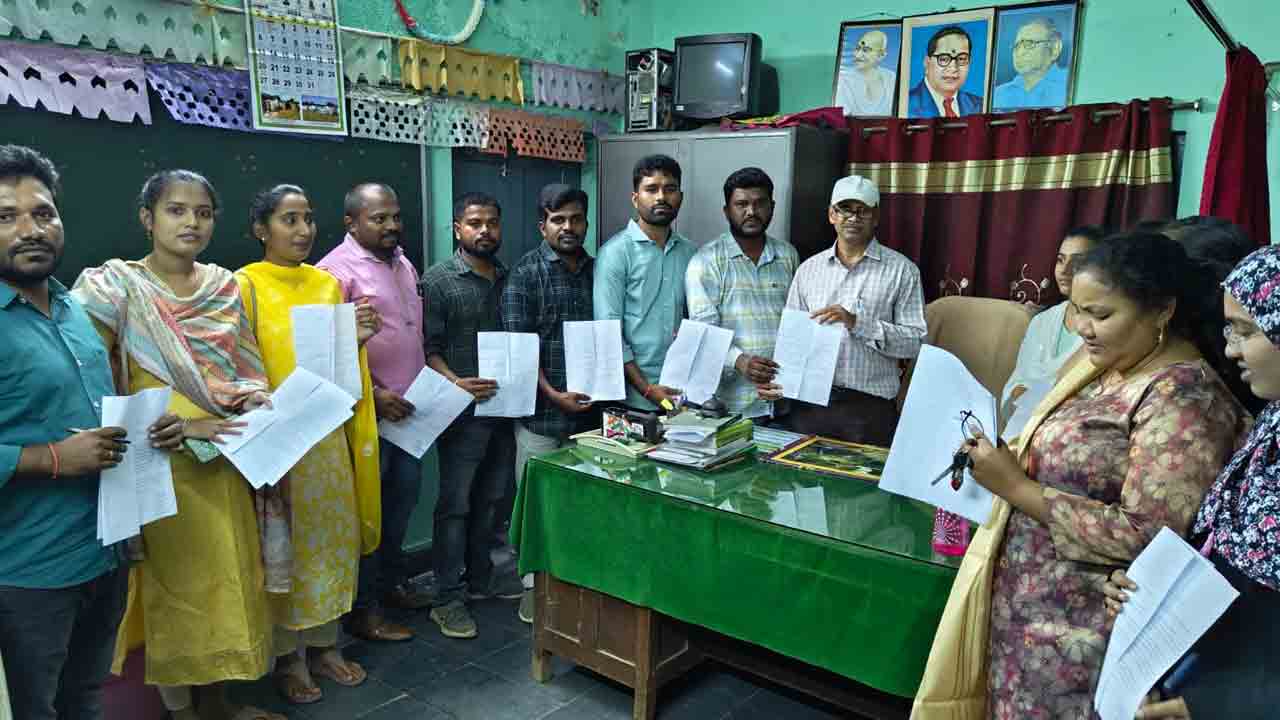 ఏఈవోల మాస్‌ లీవ్‌..