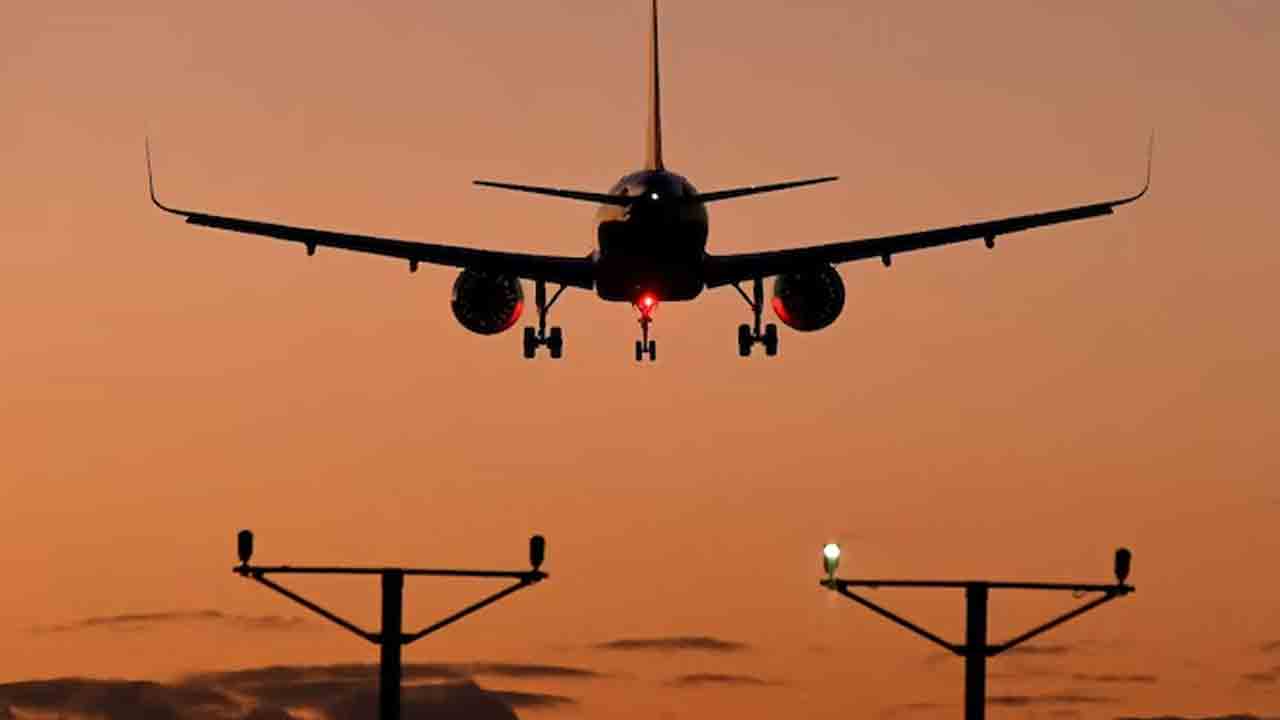 Aviation Safety | ప్రయాణికుల సేఫ్టీకి ప్రాధాన్యం.. ఎయిర్ లైన్స్ సీఈఓలతో భేటీలో బీసీఏఎస్ గైడ్ లైన్స్..!