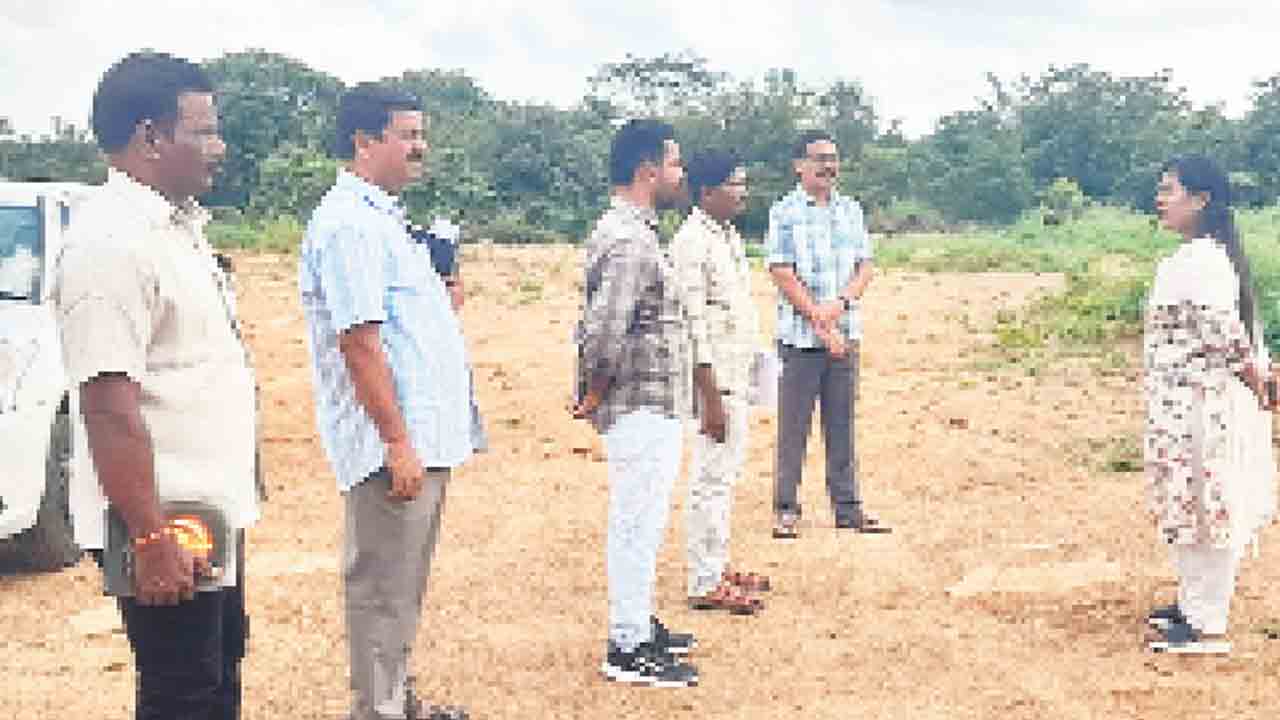 ముగ్గురున్న కాడ్నే మూడు..!