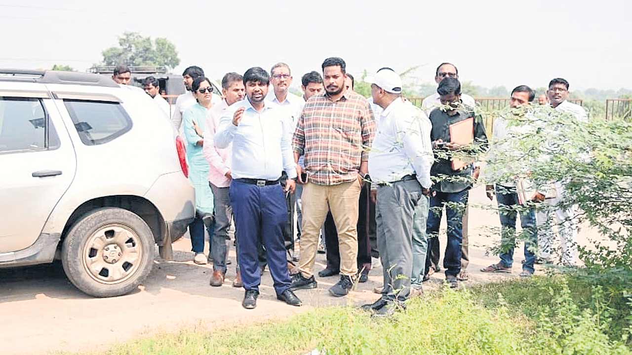 భూసేకరణ ప్రక్రియను వేగవంతం చేయాలి