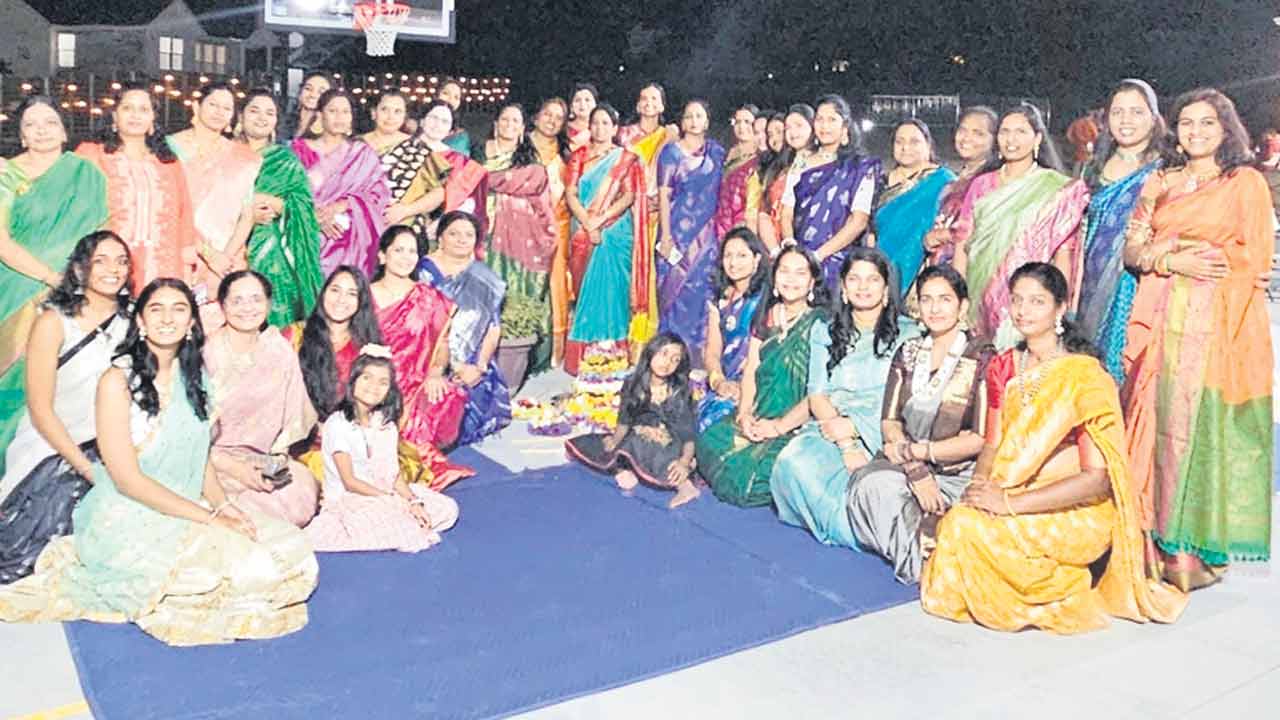 నేడే సద్దుల బతుకమ్మ