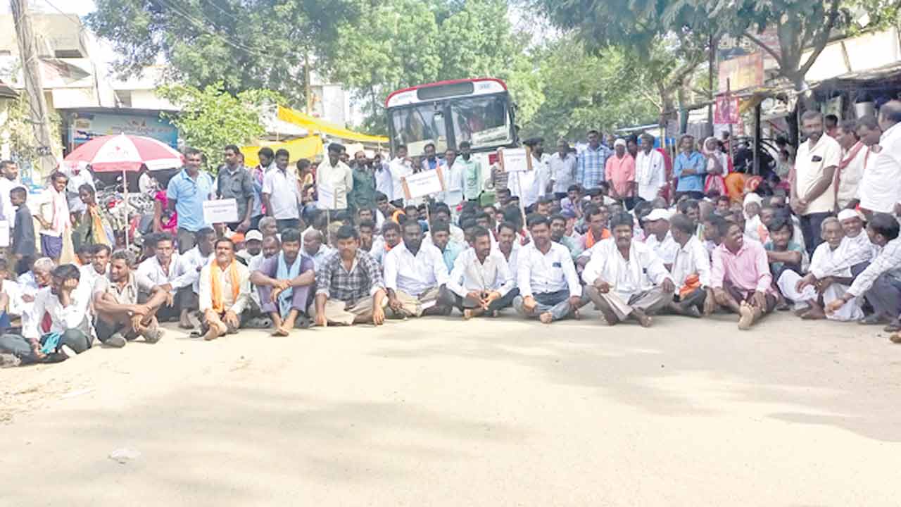 కరెంట్‌ కోతలపై ఆగ్రహం