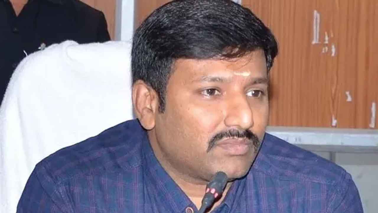 ఐఏఎస్‌ అమోయ్‌కుమార్‌కు ఈడీ నోటీసులు