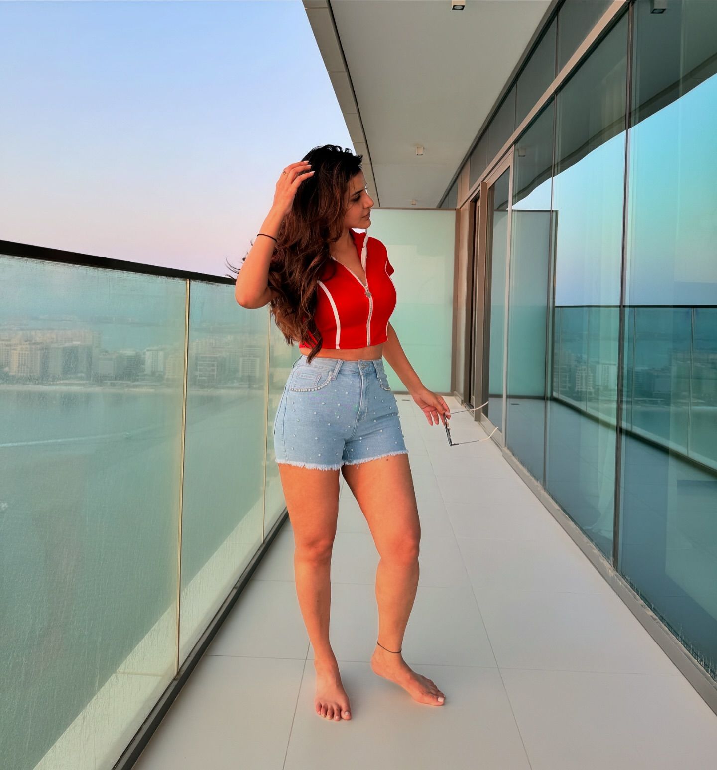 Ashu Reddy (16)