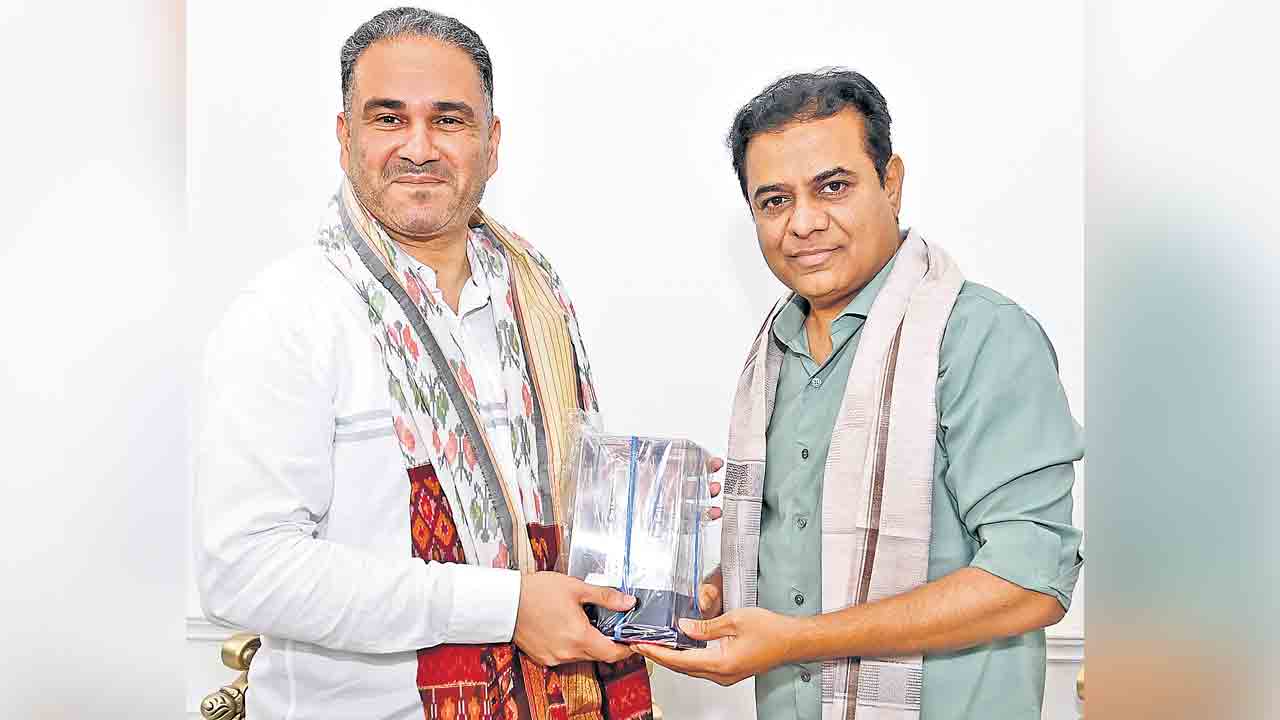 కేటీఆర్‌తో ఒమన్‌ రాయబారి భేటీ