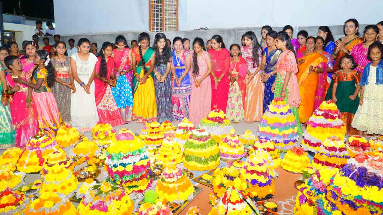 భారమైన బతుకమ్మ !