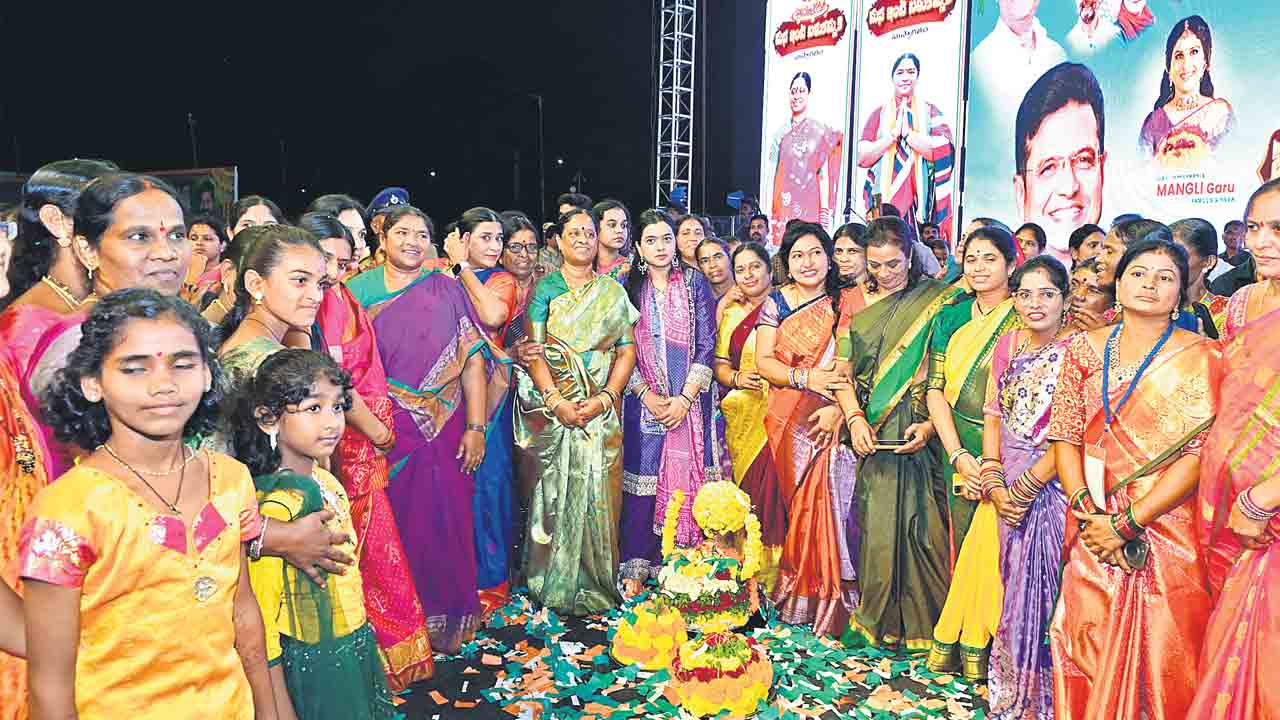 తెలంగాణ సంస్కృతికి ప్రతీక బతుకమ్మ