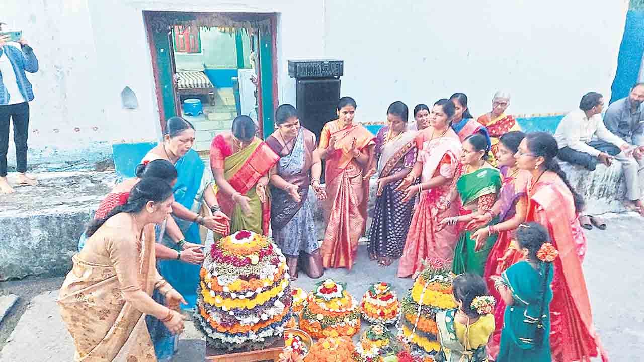 అటుకుల బతుకమ్మ