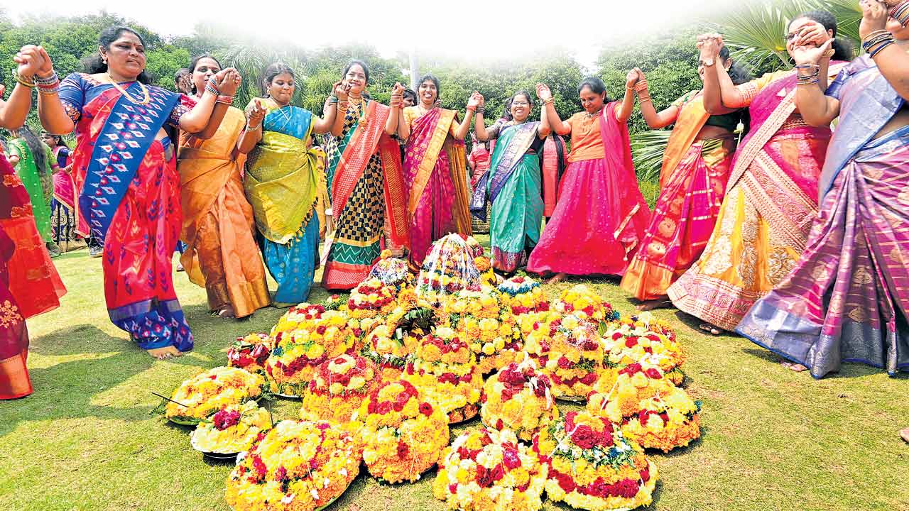Bhathukamma1