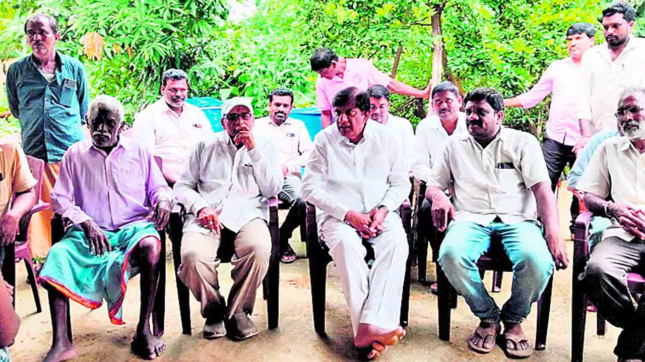 హామీలను గాలికొదిలేసిన కాంగ్రెస్‌