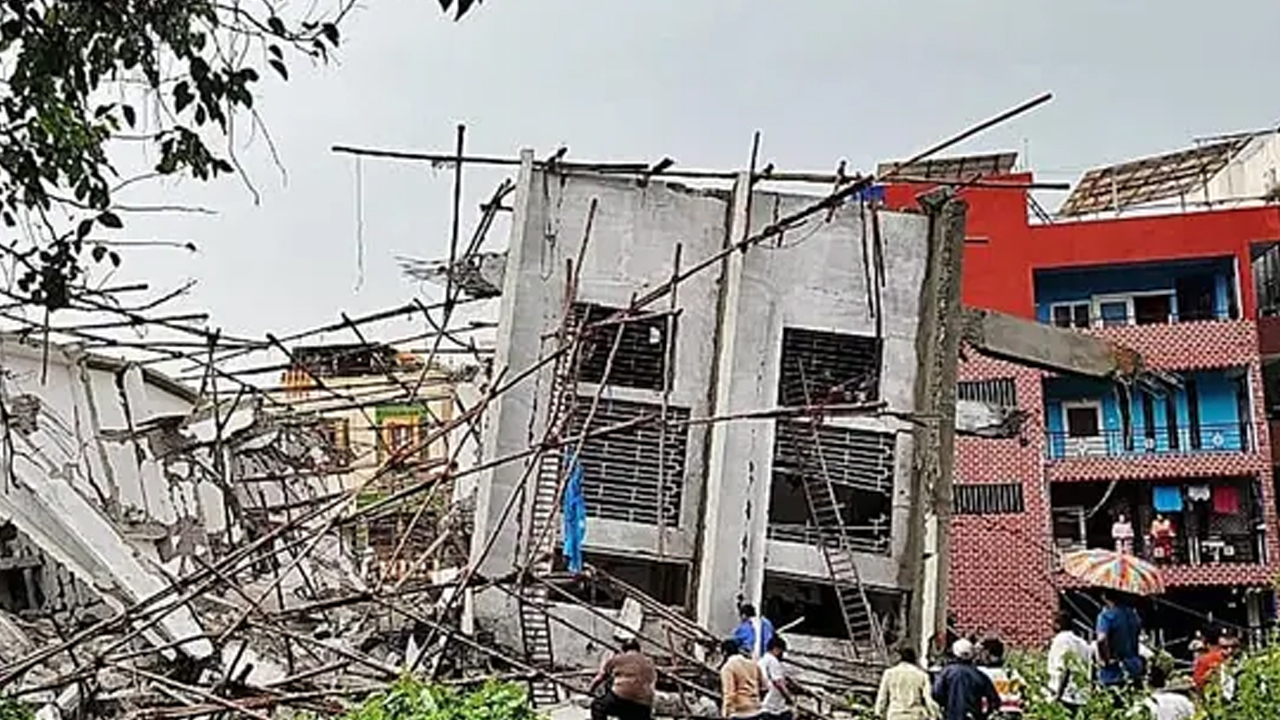 Building collapse | బెంగళూరులో భవనం కుప్పకూలిన ఘటన.. ముగ్గురిపై ఎఫ్‌ఐఆర్‌ నమోదు