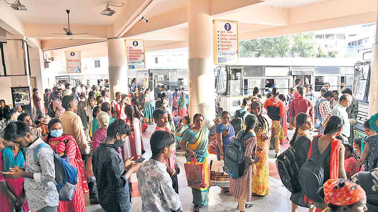 ఆర్టీసీ స్పెషల్‌ బాదుడు