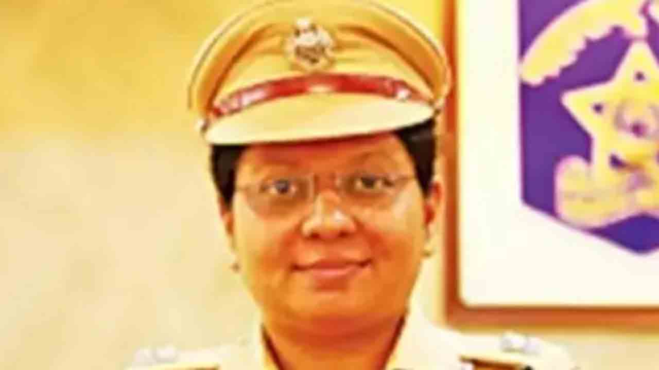 CBI books IPS Officer | 1,200 కోట్ల కుంభకోణం దర్యాప్తులో ఫోర్జరీ..  ఐపీఎస్‌ అధికారిణిపై సీబీఐ కేసు