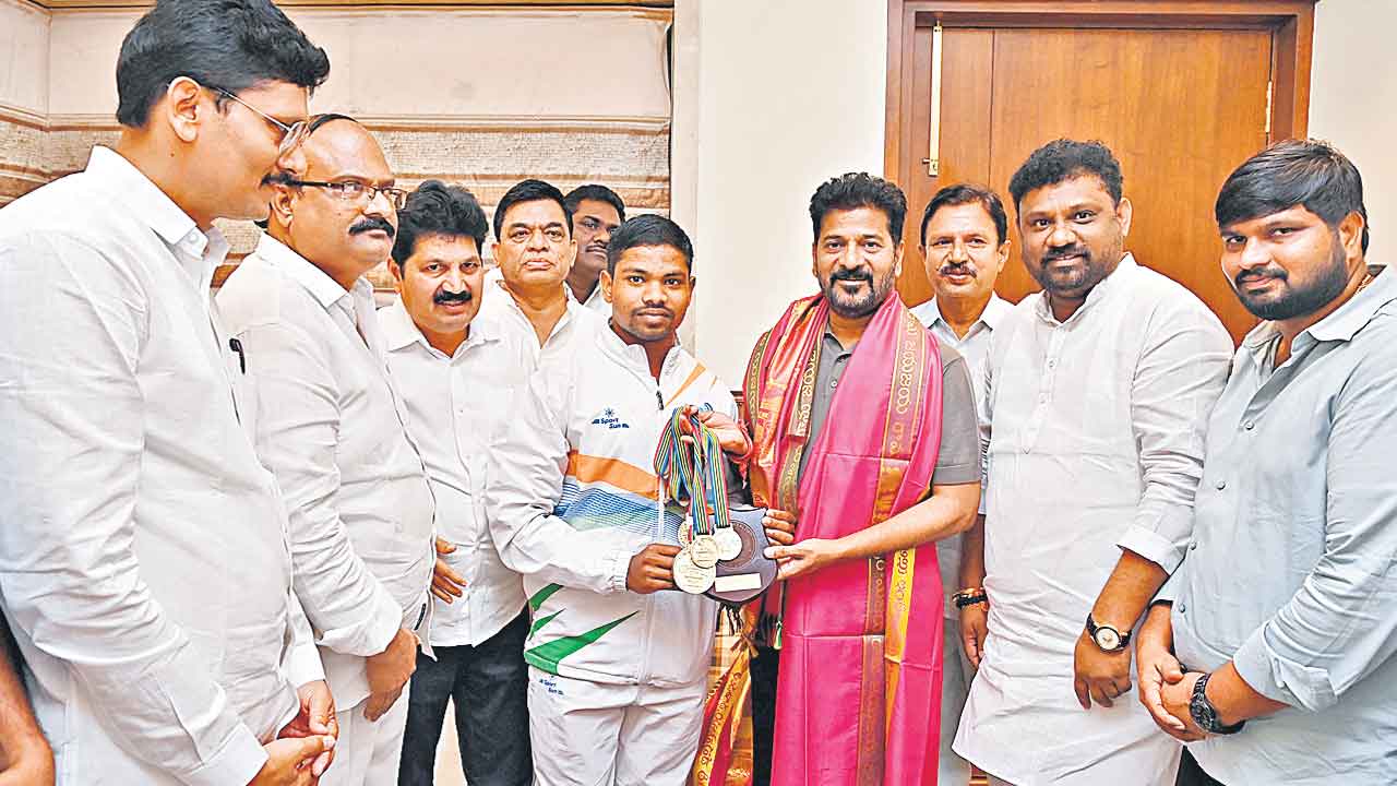 శభాష్‌ హరికృష్ణ, వంశీ