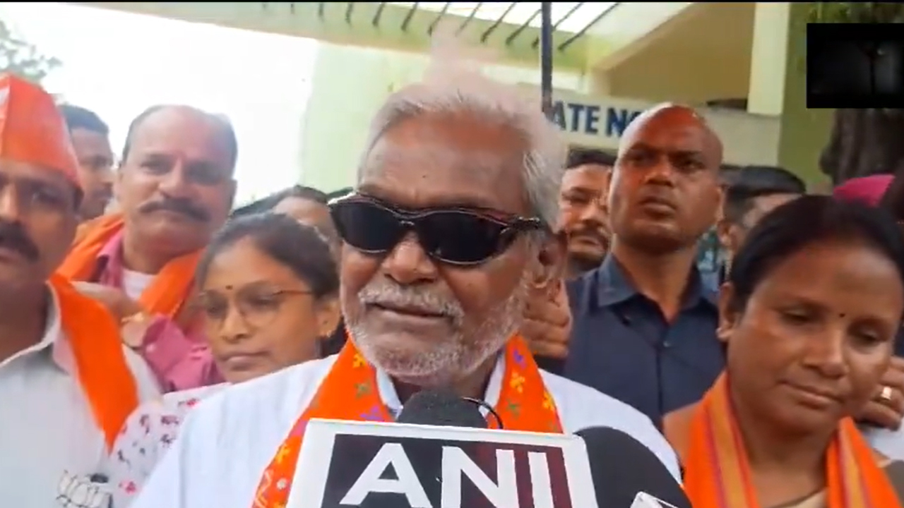 Champai Soren | సరైకెల్లాలో బీజేపీ అభ్యర్థిగా జార్ఖండ్ మాజీ సీఎం చంపాయ్‌ సోరెన్‌ నామినేషన్‌.. Video