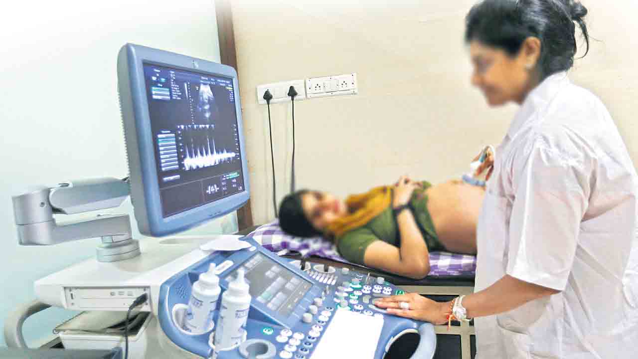 పుట్టక ముందే గుట్టు విప్పేస్తున్నారు