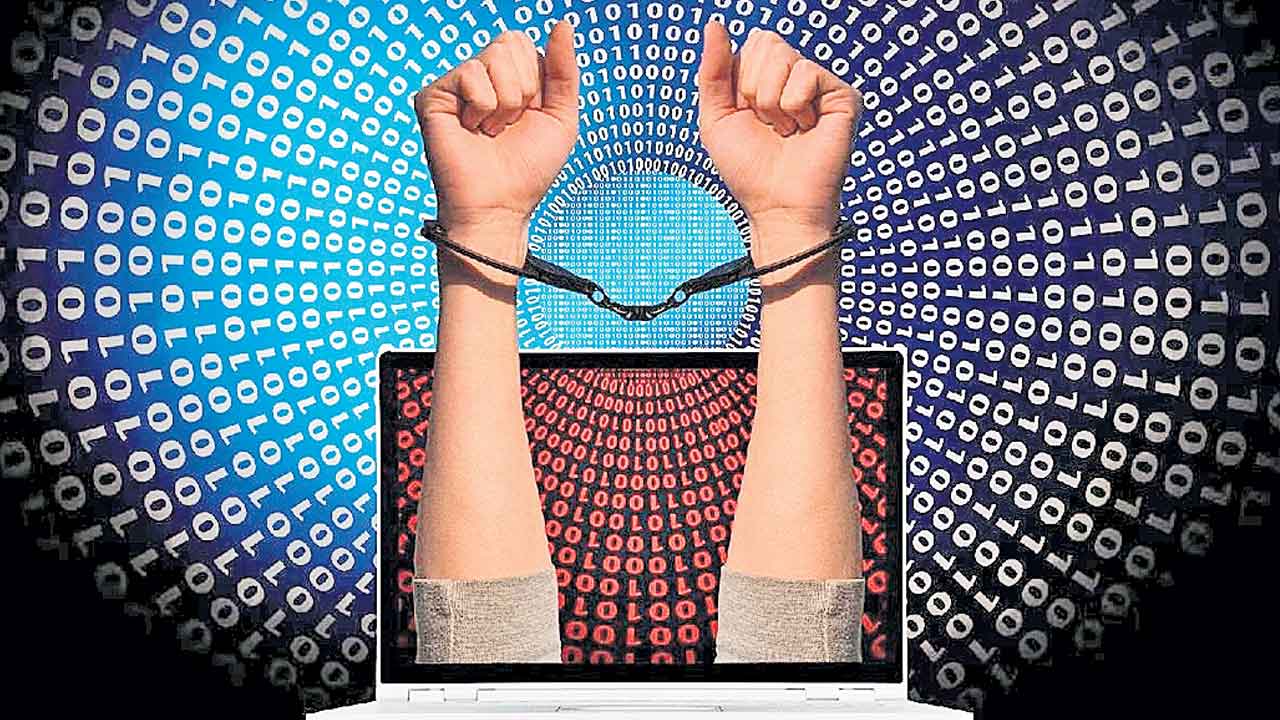 Digital Arrest | ‘డిజిటల్‌ అరెస్ట్‌’ నుంచి వ్యాపారిని కాపాడిన పోలీసులు