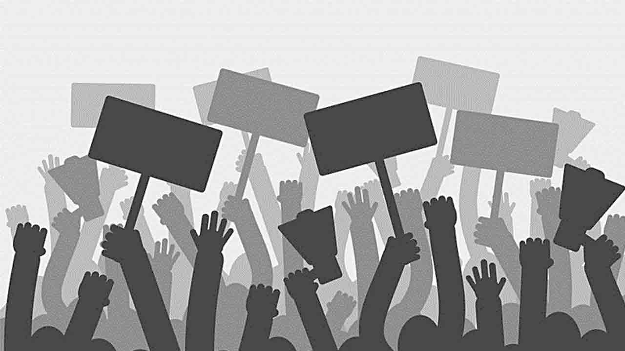 డిజిటల్‌ క్రాప్‌ సర్వే కోసం ఏఈవోల మెడపై కత్తిపెట్టిన ప్రభుత్వం