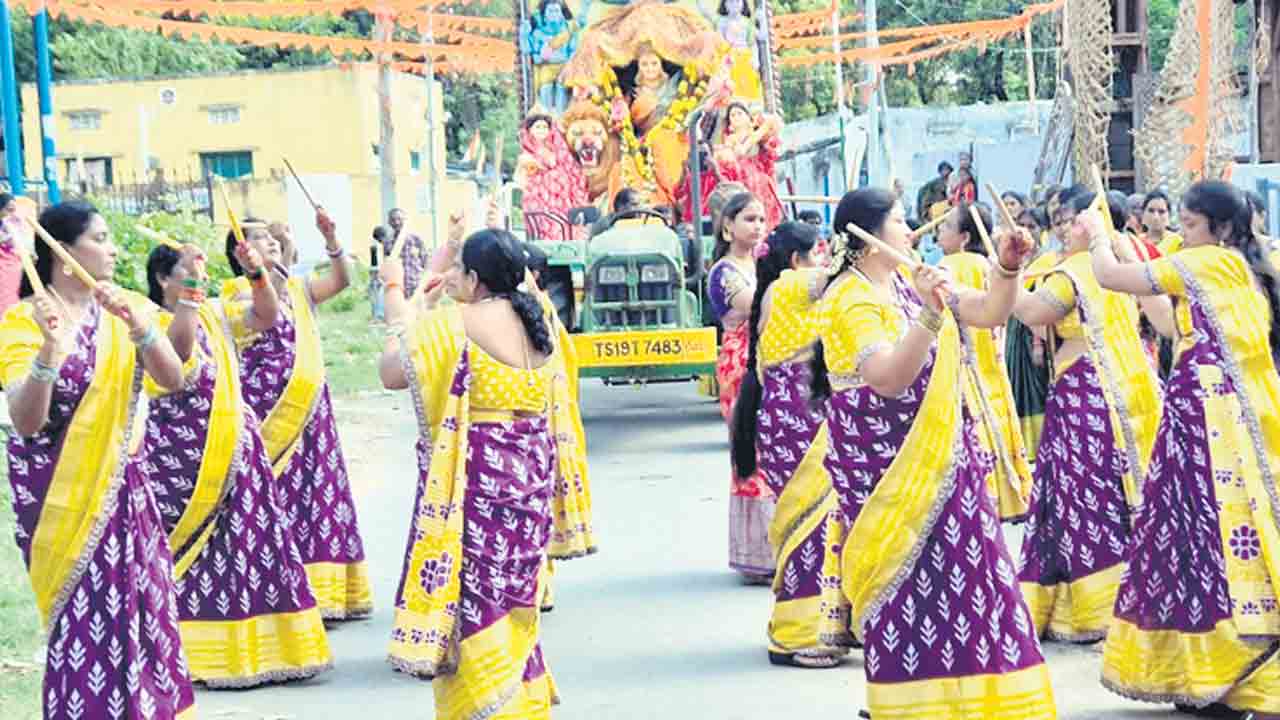 ఘనంగా దుర్గామాత నిమజ్జనం