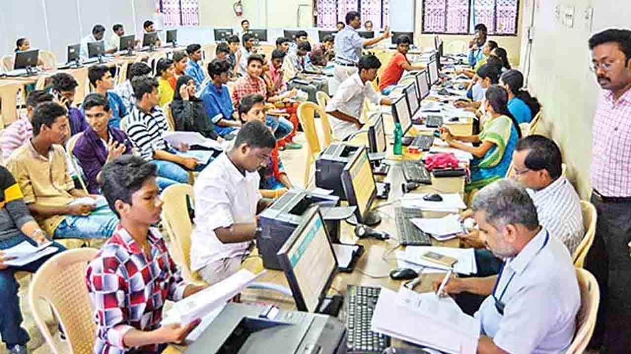 ఎల్‌ఎల్‌ఎంలో 90% సీట్లు భర్తీ