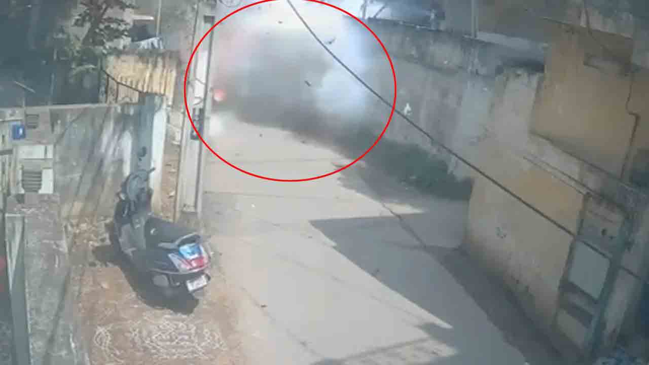 Andhra Pradesh – Diwali | ఆంధ్రప్రదేశ్‌లో విషాదం.. ఉల్లిగడ్డ బాంబు పేలి ఒకరి మృతి..!