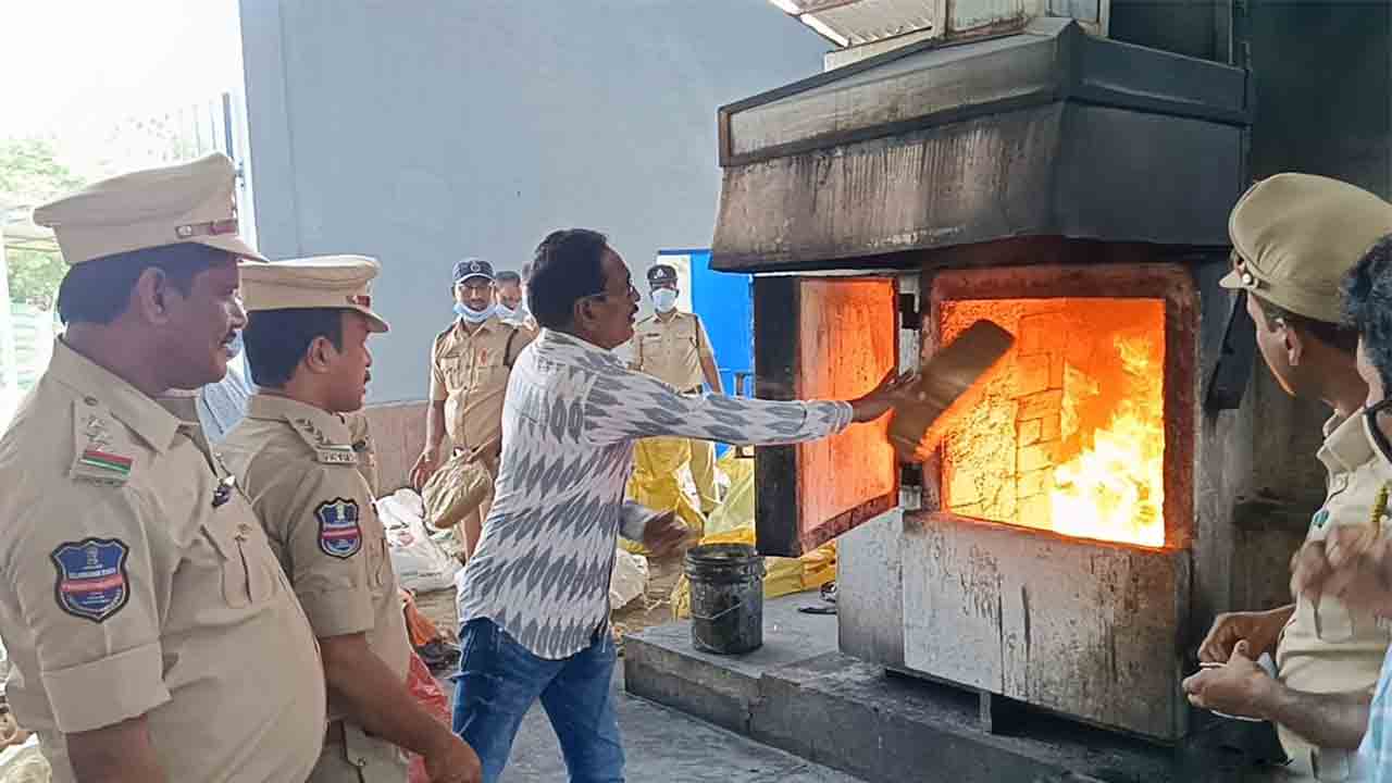 Cannabis | ఖమ్మంలో రూ. 4 కోట్ల విలువ చేసే గంజాయి దహనం