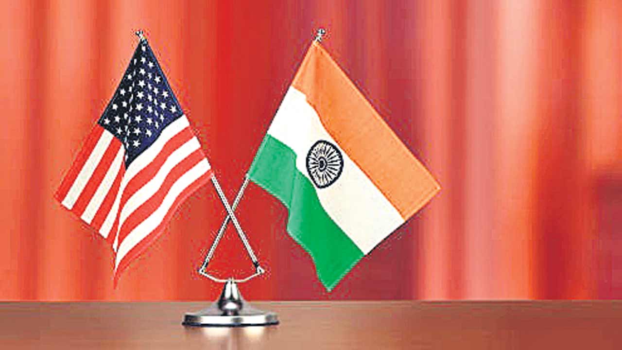 ఎన్నికల్లో ఎన్ని పోలికలో..!