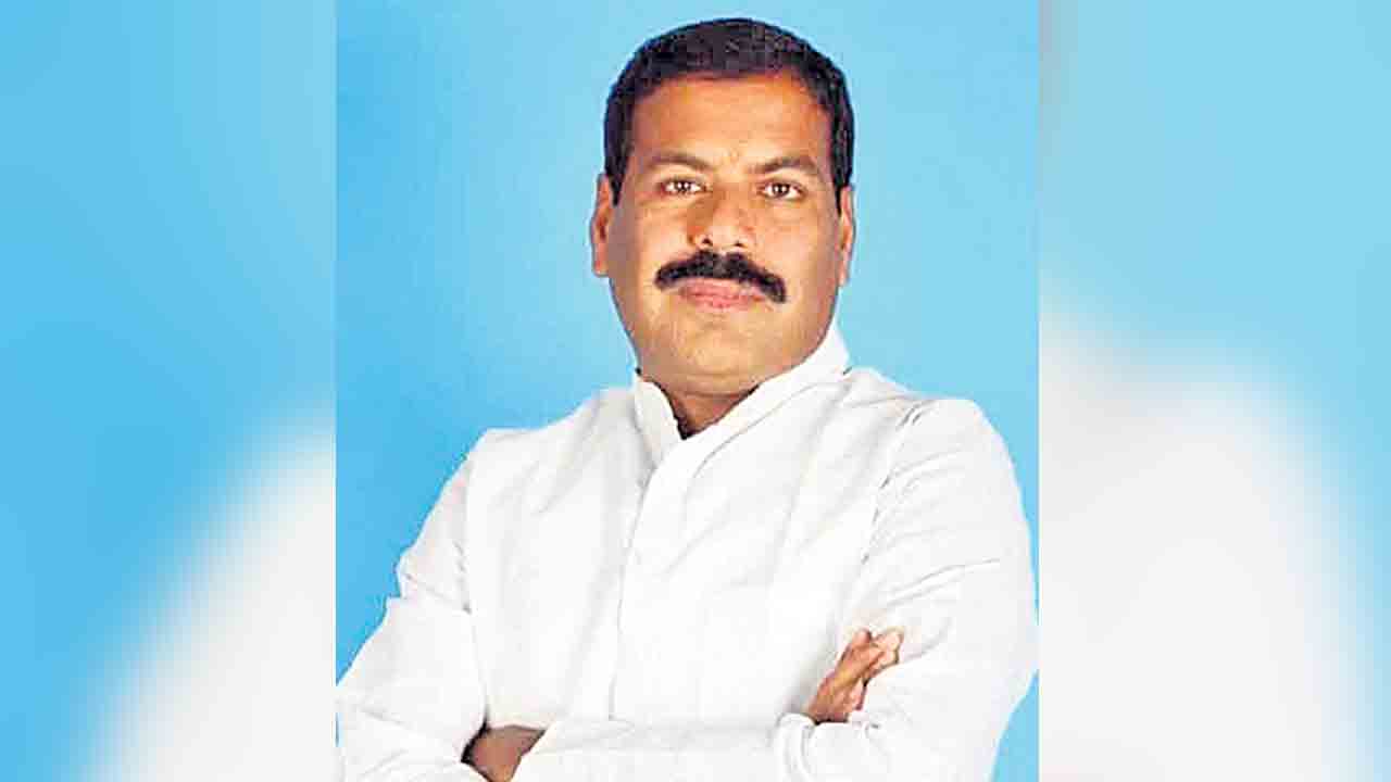 మంత్రి జూపల్లిని బర్తరఫ్ చేయాలి