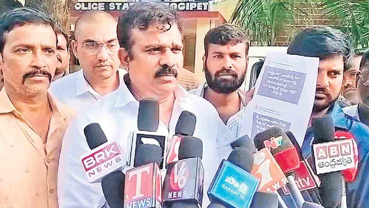 బీఆర్‌ఎస్‌ నేతలపై అక్రమ కేసులు సహించం