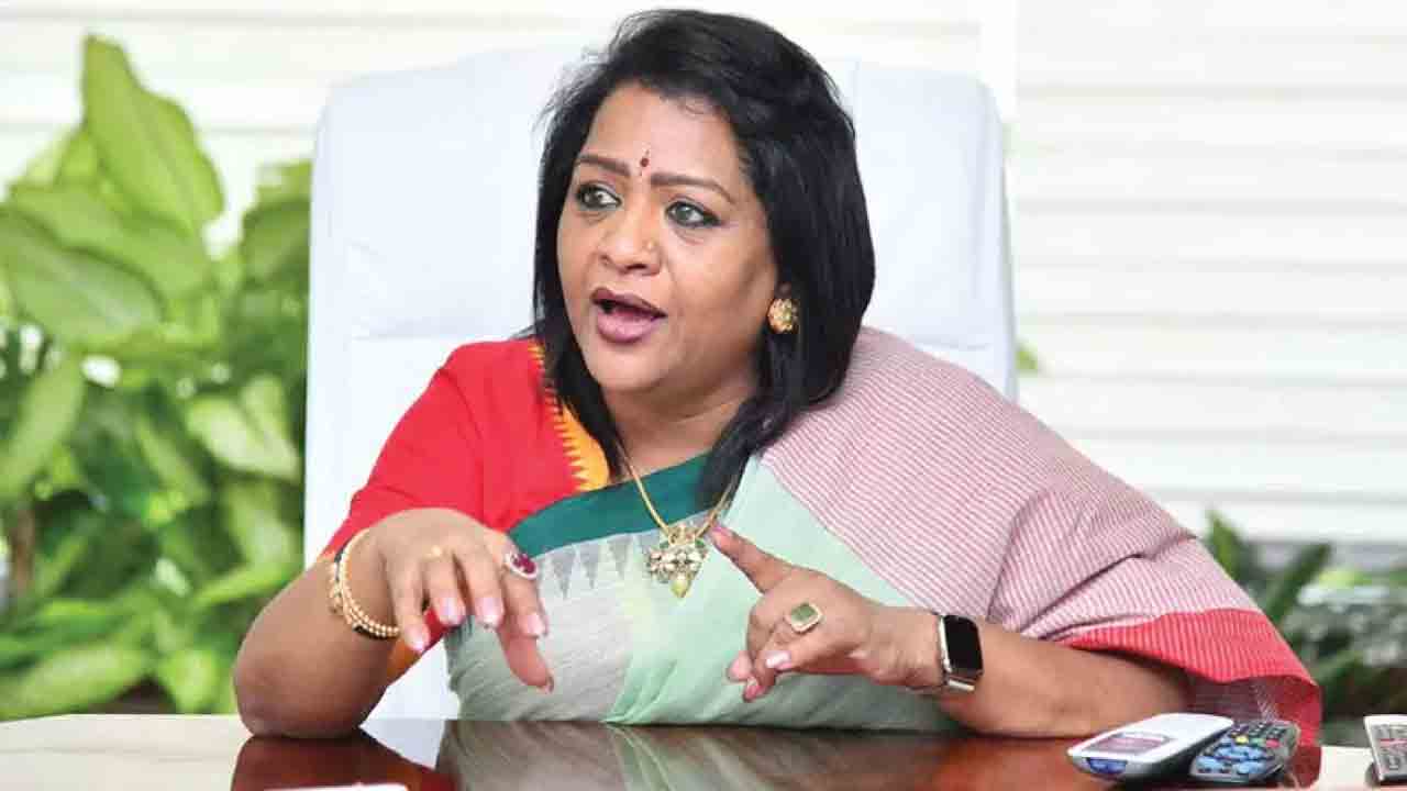 జీహెచ్‌ఎంసీ మేయర్‌పై కేసు