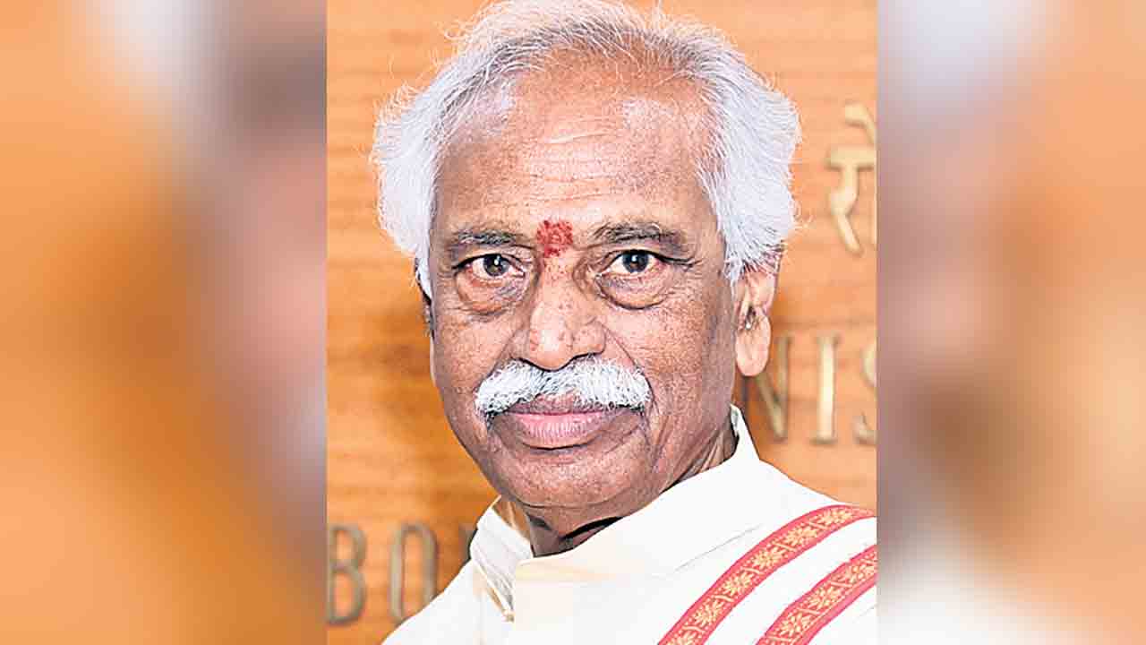 గవర్నర్‌ దత్తాత్రేయకు తప్పిన ప్రమాదం