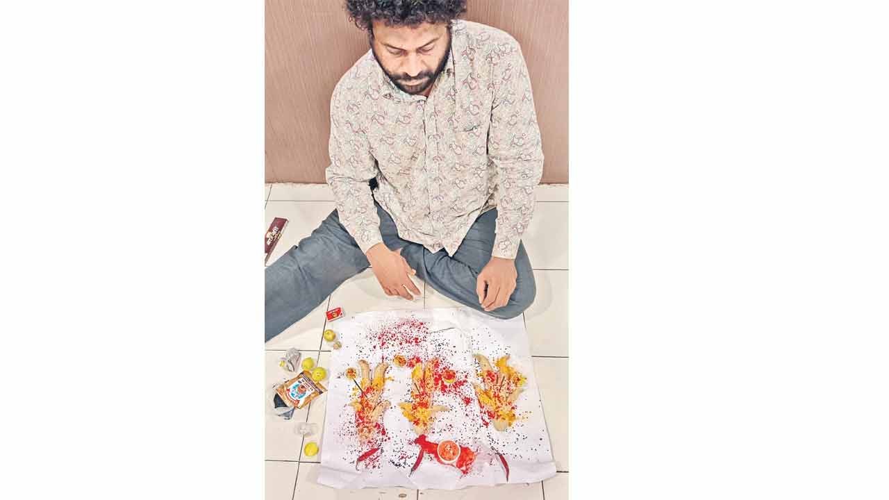 Hyderabad | చేతబడి చేశా.. 48 గంటల్లో చస్తారు.. అమాయకుల్ని బెదిరించిన నకిలీ బాబా