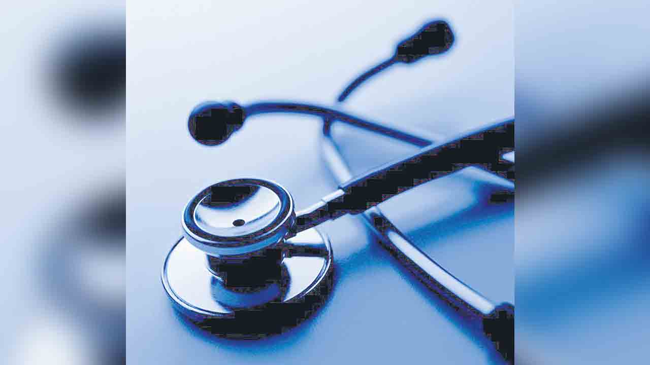 పోలీసుల వైద్యానికి డబ్బుల్లేవ్‌!