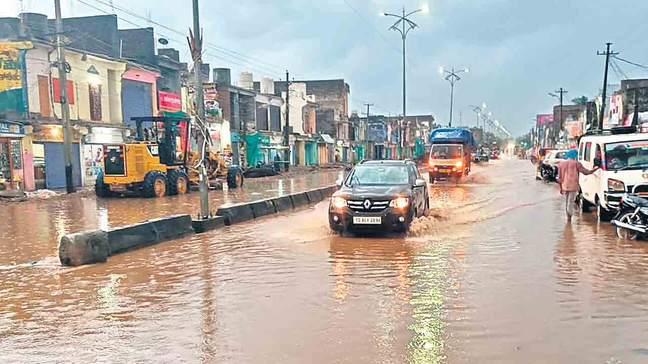 భారీ వర్షంతో ఊరట