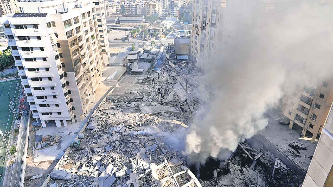 Israel Hezbollah War | ఇజ్రాయెల్‌-హెజ్బొల్లా భీకర పోరు.. లెబనాన్‌ భూభాగంలోకి ఐడీఎఫ్‌ బలగాలు