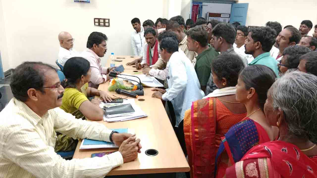 గిరిజనులకే ప్రభుత్వ సంక్షేమ పథకాలు