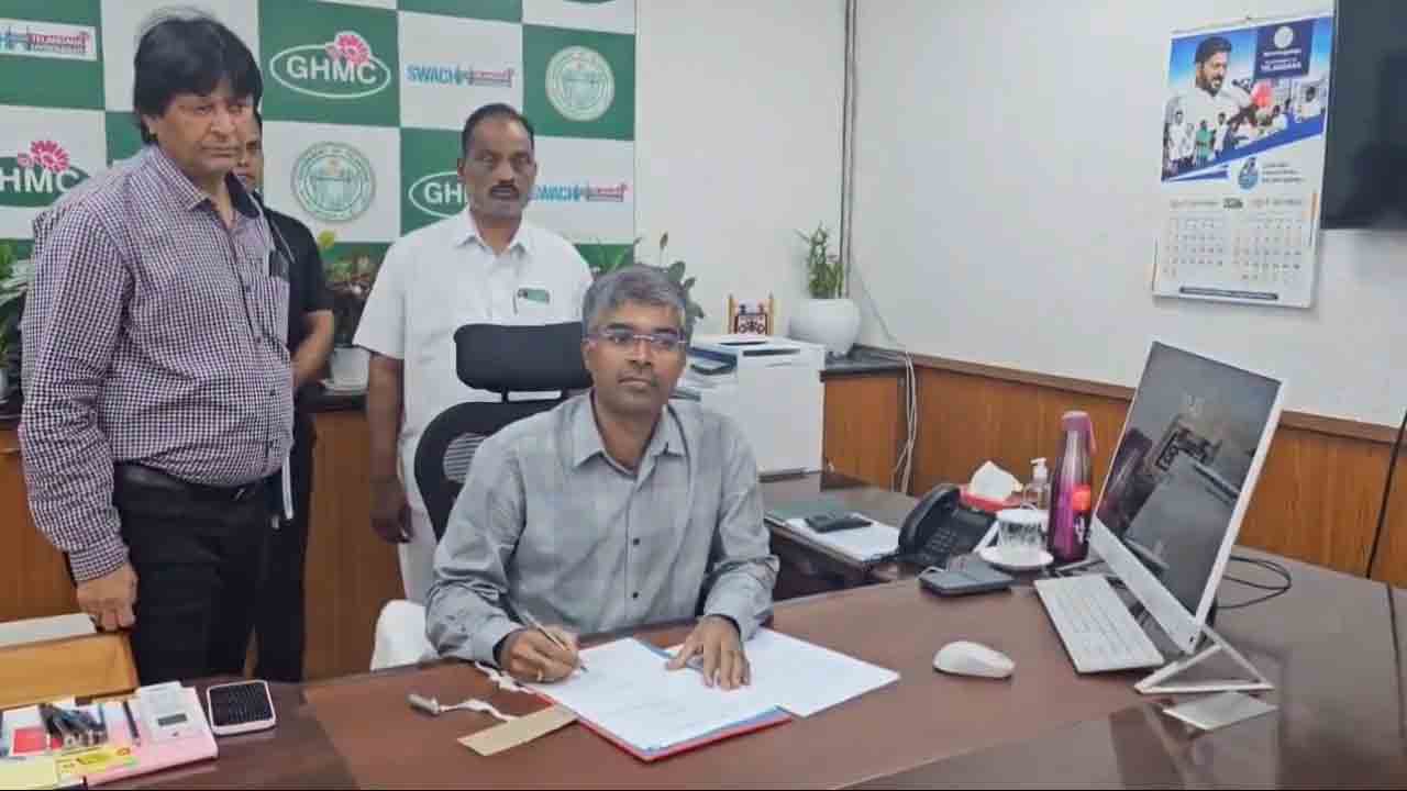 GHMC | జీహెచ్‌ఎంసీ నూతన కమిషనర్‌గా బాధ్యతలు స్వీకరించిన ఐఏఎస్ ఇలంబరితి